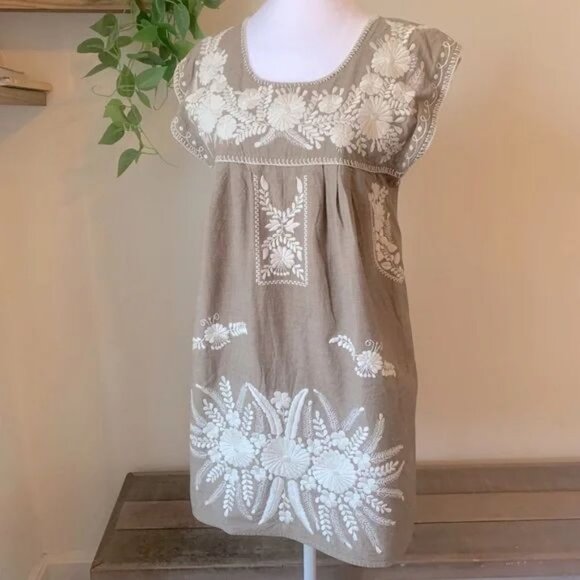 Dresses & Skirts - Dress